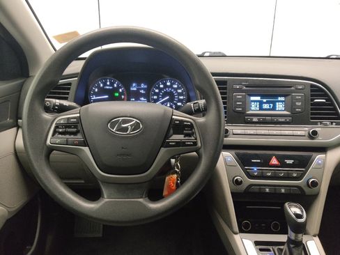 Used 2018 Hyundai Elantra SE w/ Cargo Package FWD image 22