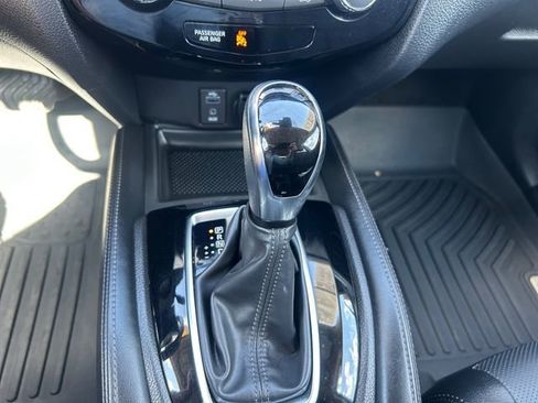 Used 2017 Nissan Rogue SL w/ SL Premium Package AWD/4WD image 15
