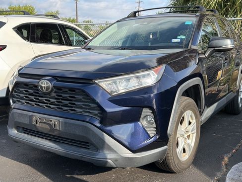 Used 2019 Toyota RAV4 XLE w/ Convenience Package FWD image 14