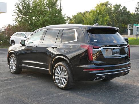 Used 2022 Cadillac XT6 Premium Luxury image 4
