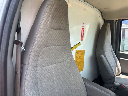 Used 2021 Chevrolet Express 3500 RWD image 13