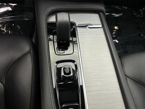 Used 2023 Volvo XC90 B5 Core w/ Protection Package Premier image 23
