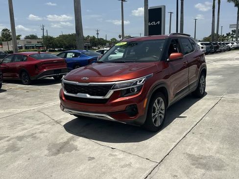 Used 2021 Kia Seltos S FWD image 2
