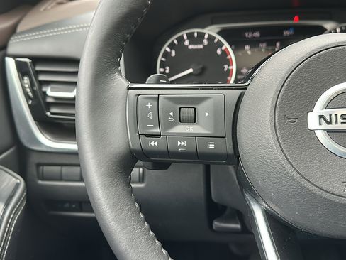 Certified 2021 Nissan Rogue SL w/ Premium Package image 16