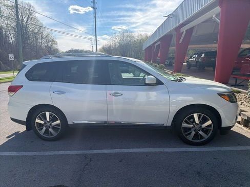 Used 2015 Nissan Pathfinder Platinum w/ Family Entertainment Package image 16