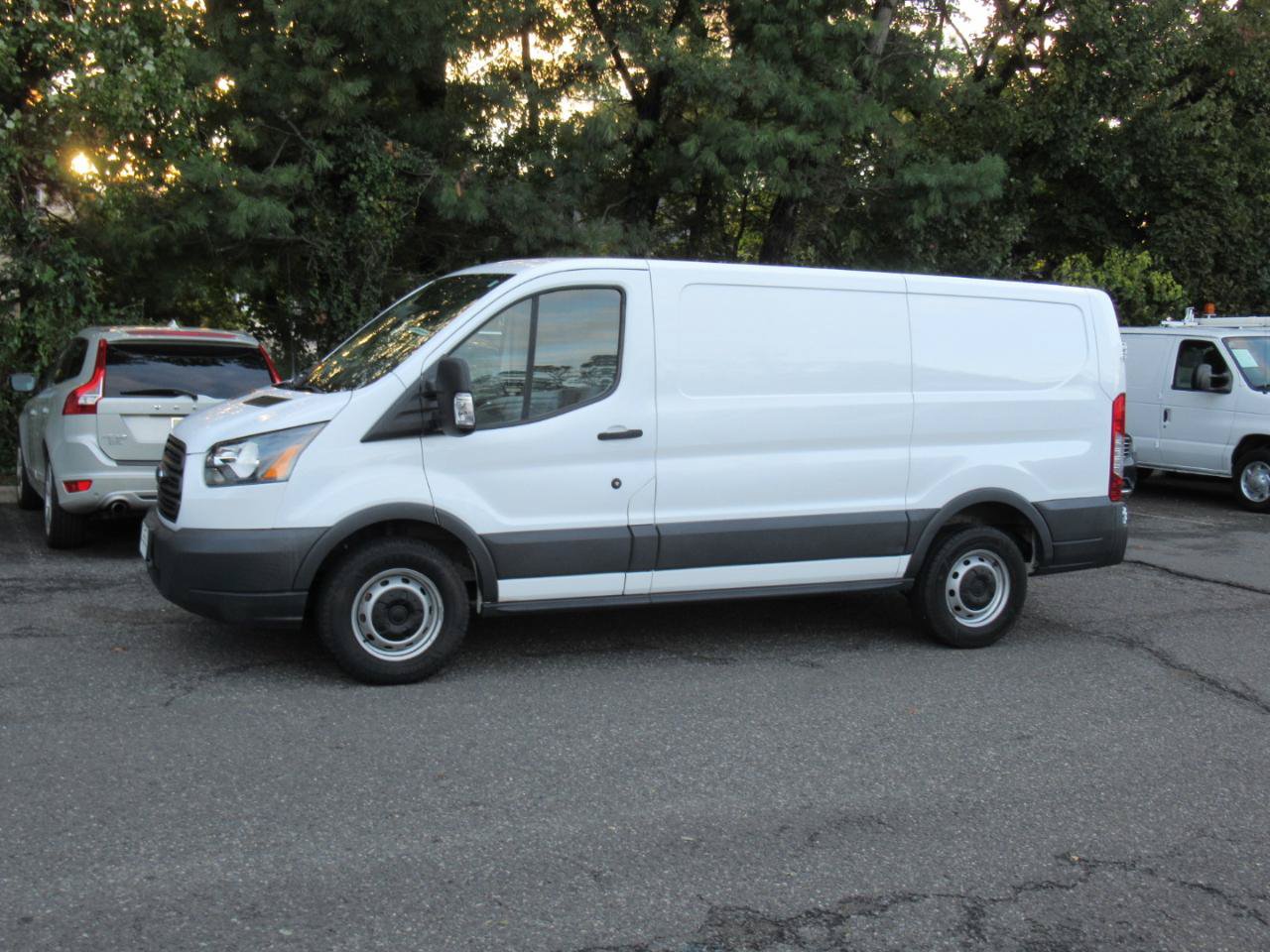 Used 2018 Ford Transit 150 130 Low Roof RWD image 6