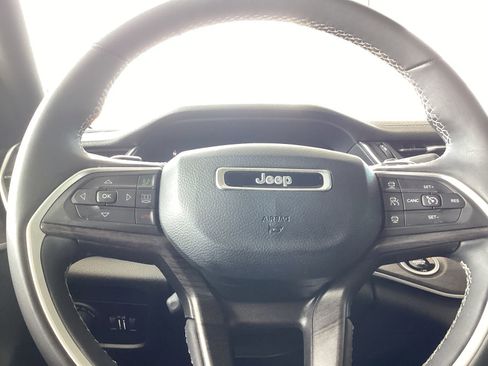 Used 2024 Jeep Grand Cherokee L Limited w/ Luxury Tech Group II image 11