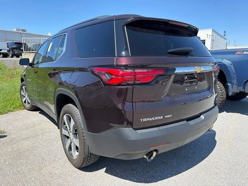 Used 2023 Chevrolet Traverse LT w/ LT Premium Package AWD/4WD image 4