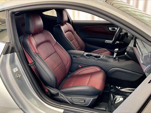 Used 2025 Ford Mustang GT Premium image 6
