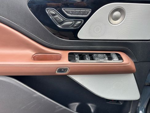 Used 2025 Lincoln Aviator Reserve w/ Equipment Group 201A image 27