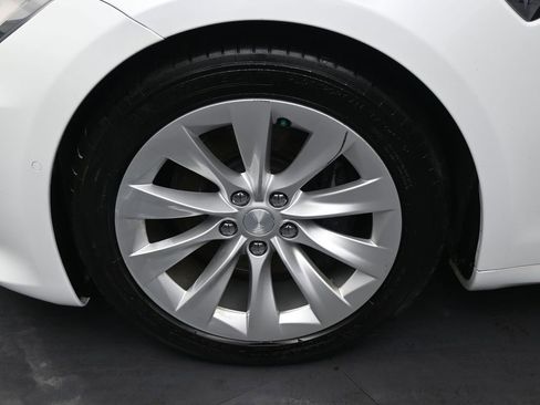 Used 2019 Tesla Model S Long Range image 38
