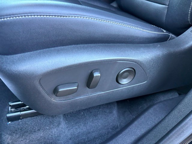 Used 2026 Chevrolet Traverse LT FWD image 24