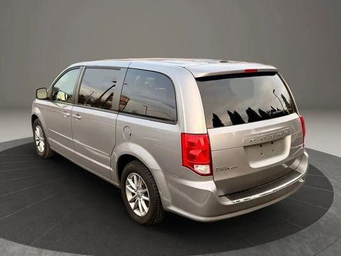 Used 2016 Dodge Grand Caravan SE image 6