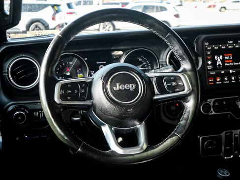 Used 2022 Jeep Wrangler Unlimited Sahara w/ Cold Weather Group image 18