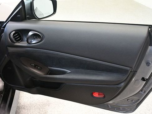Used 2024 Nissan Z Performance w/ Floor Mat Package RWD image 21