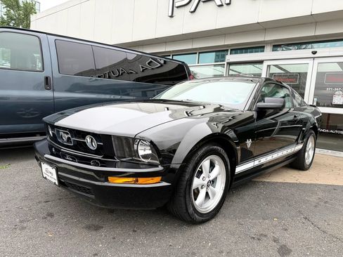 Used 2009 Ford Mustang Premium RWD image 3