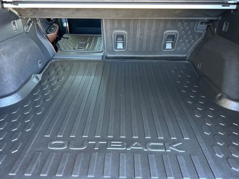 Used 2022 Subaru Outback Touring AWD/4WD image 14