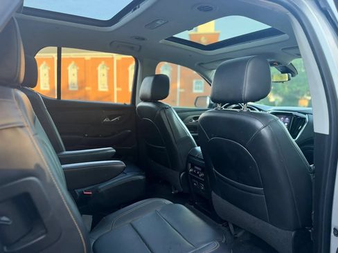 Used 2021 Chevrolet Traverse LT w/ LT Premium Package FWD image 14