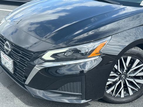 Used 2023 Nissan Altima 2.5 SV FWD image 3