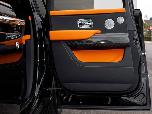 Used 2022 Rolls-Royce Cullinan Black Badge w/ Dark Exterior Package image 49