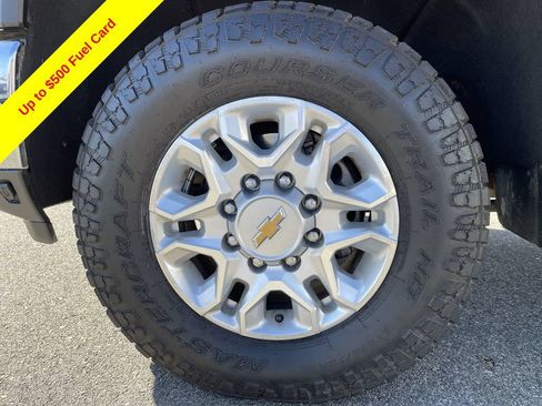 Used 2025 Chevrolet Silverado 2500 LT AWD/4WD image 43