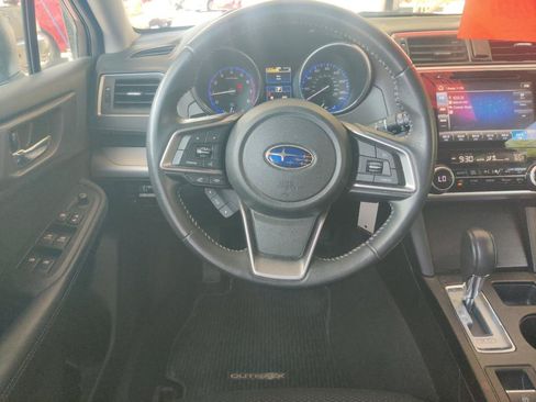 Used 2018 Subaru Outback 2.5i Premium AWD/4WD image 10