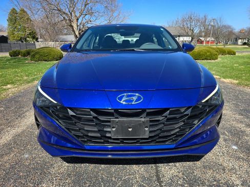 Used 2022 Hyundai Elantra SEL image 2