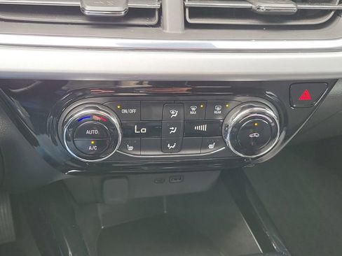 Certified 2024 Chevrolet Trax LT w/ Driver Confidence Package image 15