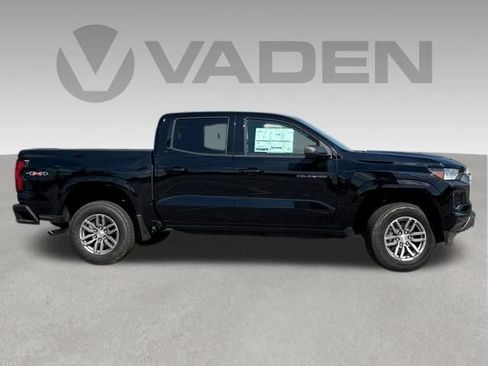 Used 2024 Chevrolet Colorado LT w/ LT Convenience Package II AWD/4WD image 25