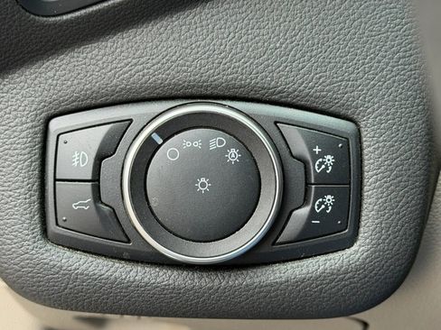 Used 2017 Ford Escape SE w/ SE Cold Weather Package FWD image 20