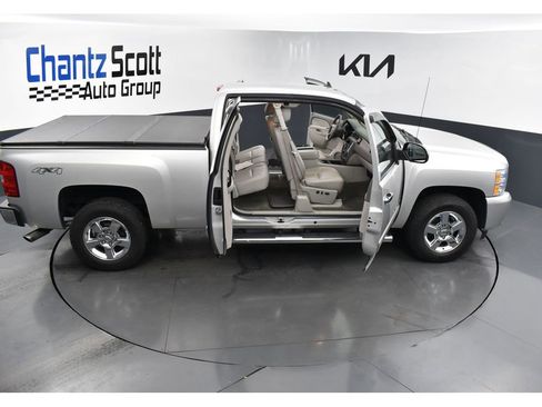 Used 2011 Chevrolet Silverado 1500 LTZ w/ Chrome Essentials Package image 32