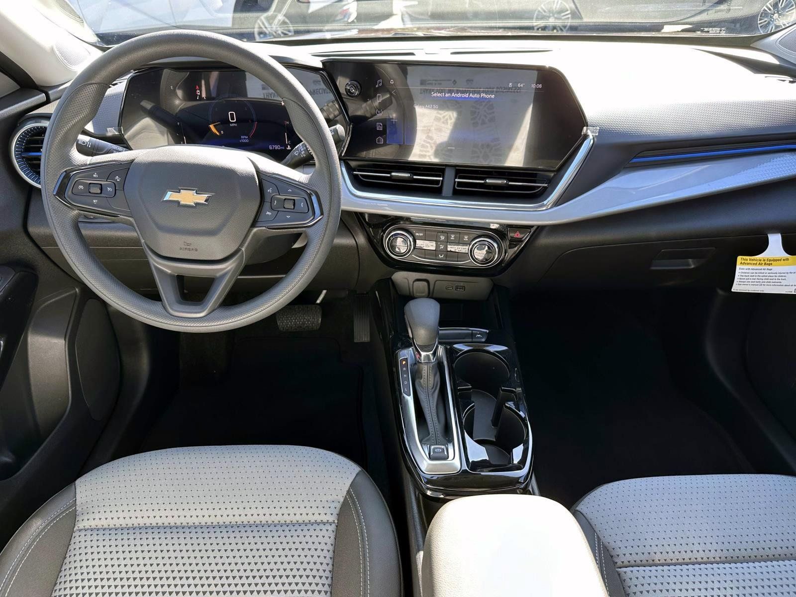 Used 2024 Chevrolet Trax LT FWD image 14