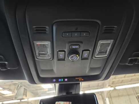 Used 2022 Chevrolet Tahoe RST w/ Sport Performance Package RWD image 38