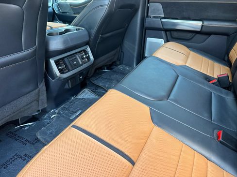 Used 2024 Ford F250 Platinum w/ FX4 Off-Road Package AWD/4WD image 12
