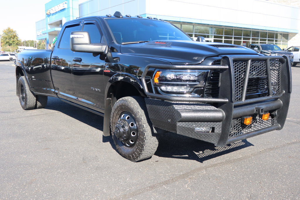 Used 2024 RAM 3500 Limited w/ Night Edition AWD/4WD image 2
