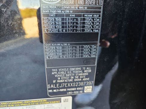 Used 2025 Land Rover Defender 110 S image 38