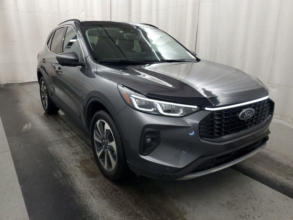 Certified 2024 Ford Escape Platinum w/ Class II Trailer Tow Package AWD/4WD image 5