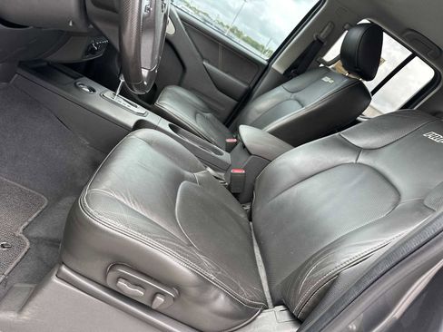 Used 2020 Nissan Frontier PRO-4X w/ Pro-4x Utility Package AWD/4WD image 10