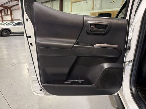 Used 2022 Toyota Tacoma TRD Sport w/ Technology Package image 37