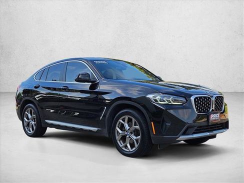 Used 2023 BMW X4 xDrive30i w/ Premium Package AWD/4WD image 3
