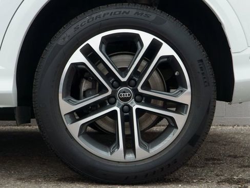 Used 2025 Audi Q5 Premium Plus w/ Premium Plus image 13