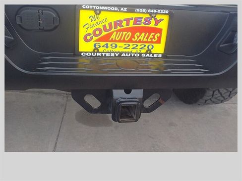 Used 2018 Toyota Tundra Limited w/ Limited Premium Package AWD/4WD image 32