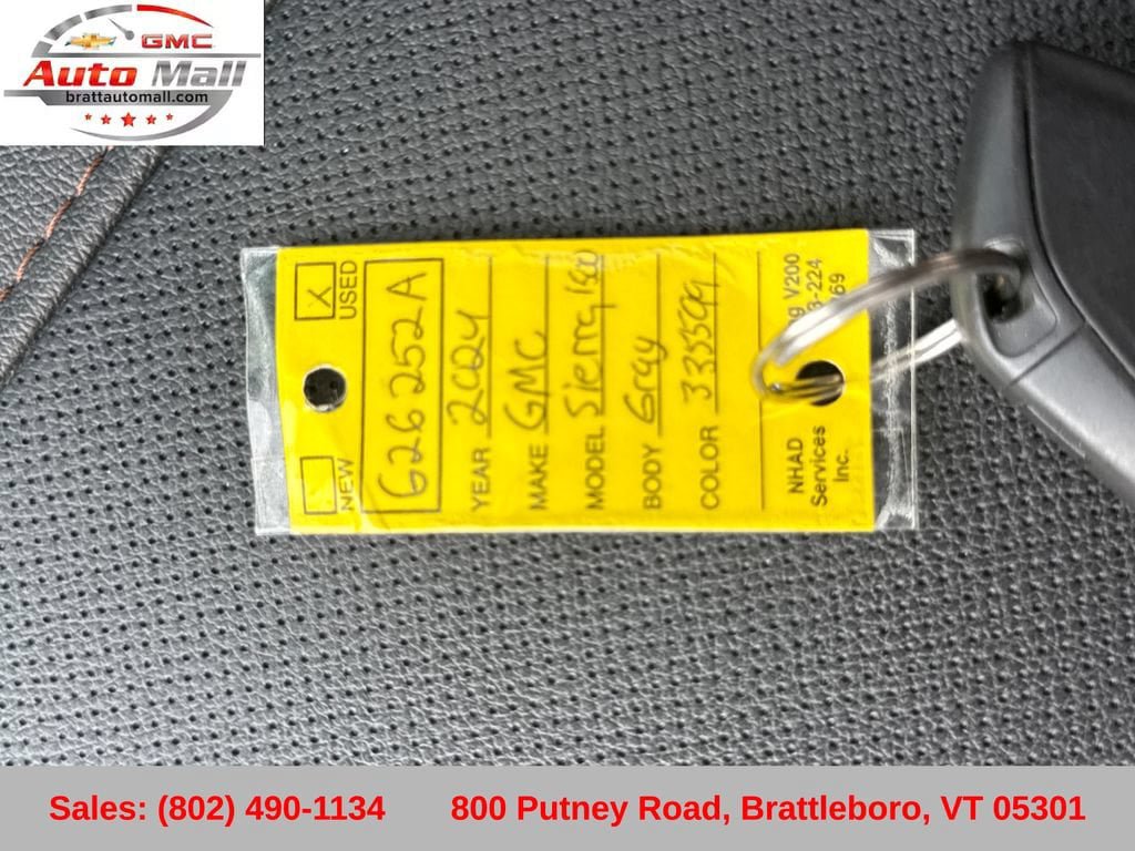 Used 2024 GMC Sierra 1500 AT4 w/ Technology Package AWD/4WD image 32