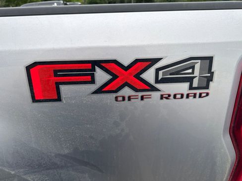 Used 2022 Ford F250 Lariat w/ Lariat Ultimate Package AWD/4WD image 3