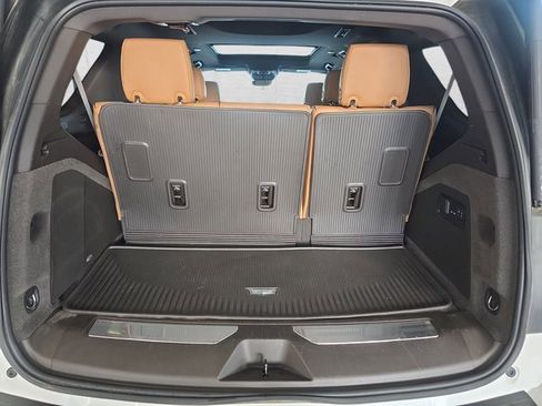 Certified 2022 Cadillac Escalade Premium Luxury image 13