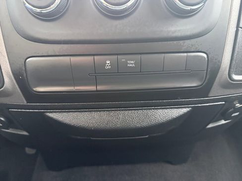 Used 2018 RAM 1500 Express image 26
