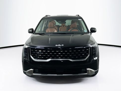 Used 2025 Kia Carnival SX FWD image 2