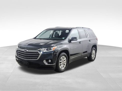 Used 2021 Chevrolet Traverse LT image 1