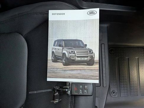 Used 2025 Land Rover Defender 110 S image 25
