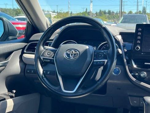 Used 2022 Toyota Camry XLE w/ Navigation Upgrade Package FWD image 14